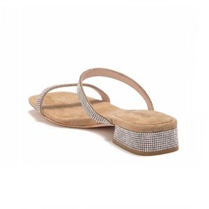 Madelia Sandal with anthracite rhinestones,
Square toe. NWOT! Women’s size 8.5